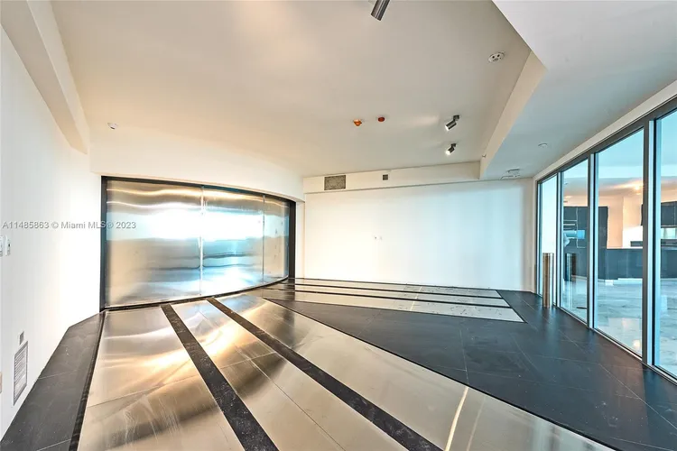 Porsche Design Tower #1405 image #28