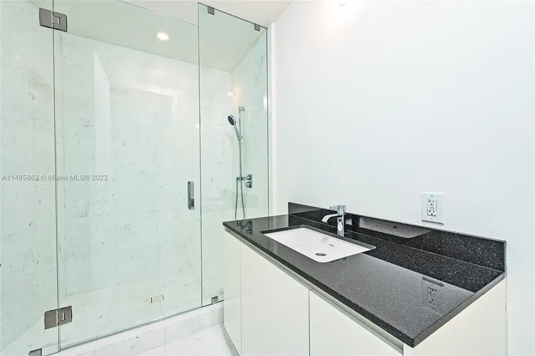 Porsche Design Tower #1405 image #8