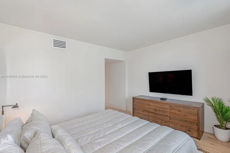 Roney Palace #1407 image #14