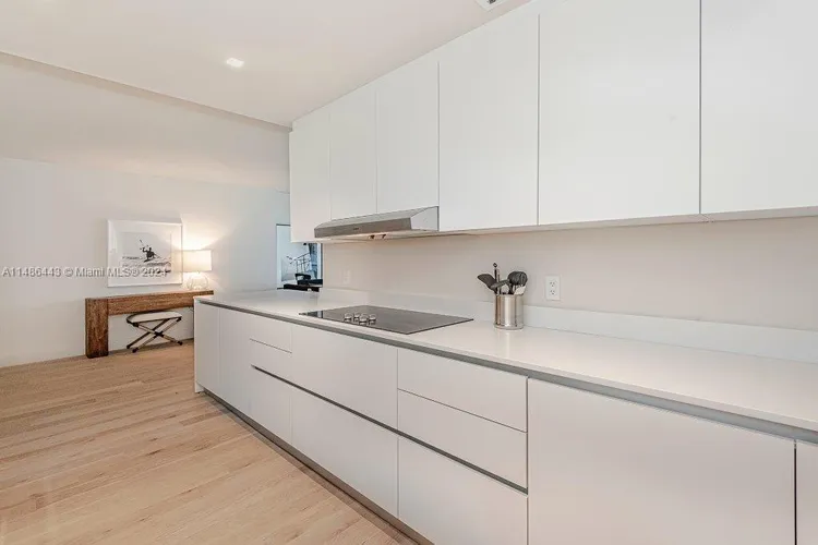 Roney Palace #1407 image #16