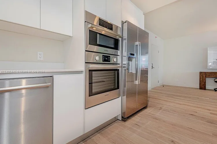 Roney Palace #1407 image #18