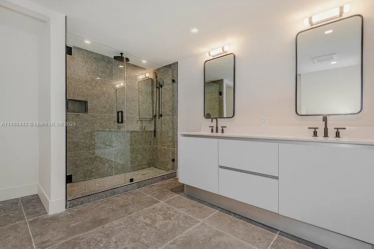 Roney Palace #1407 image #21