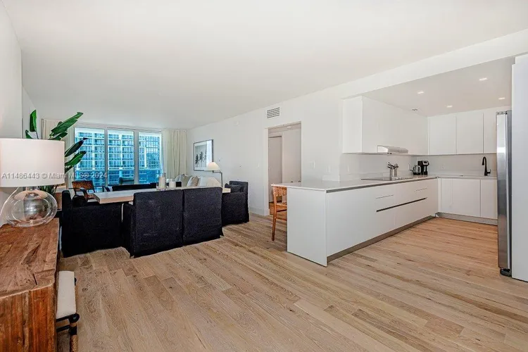 Roney Palace #1407 image #9