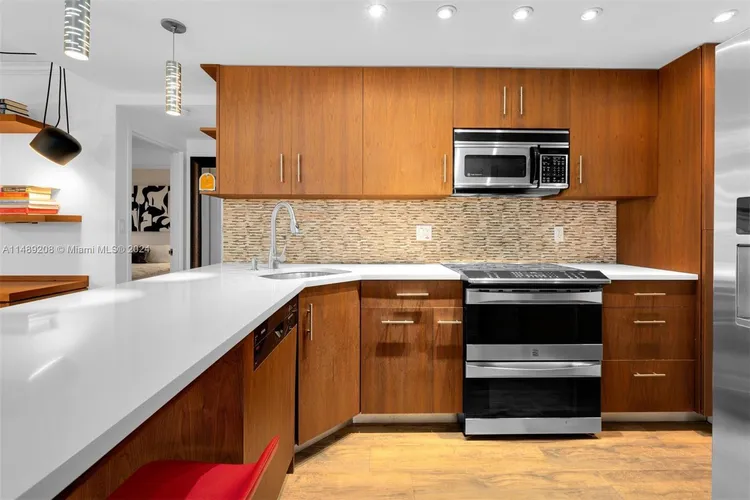 South Bay Club #746 image #7