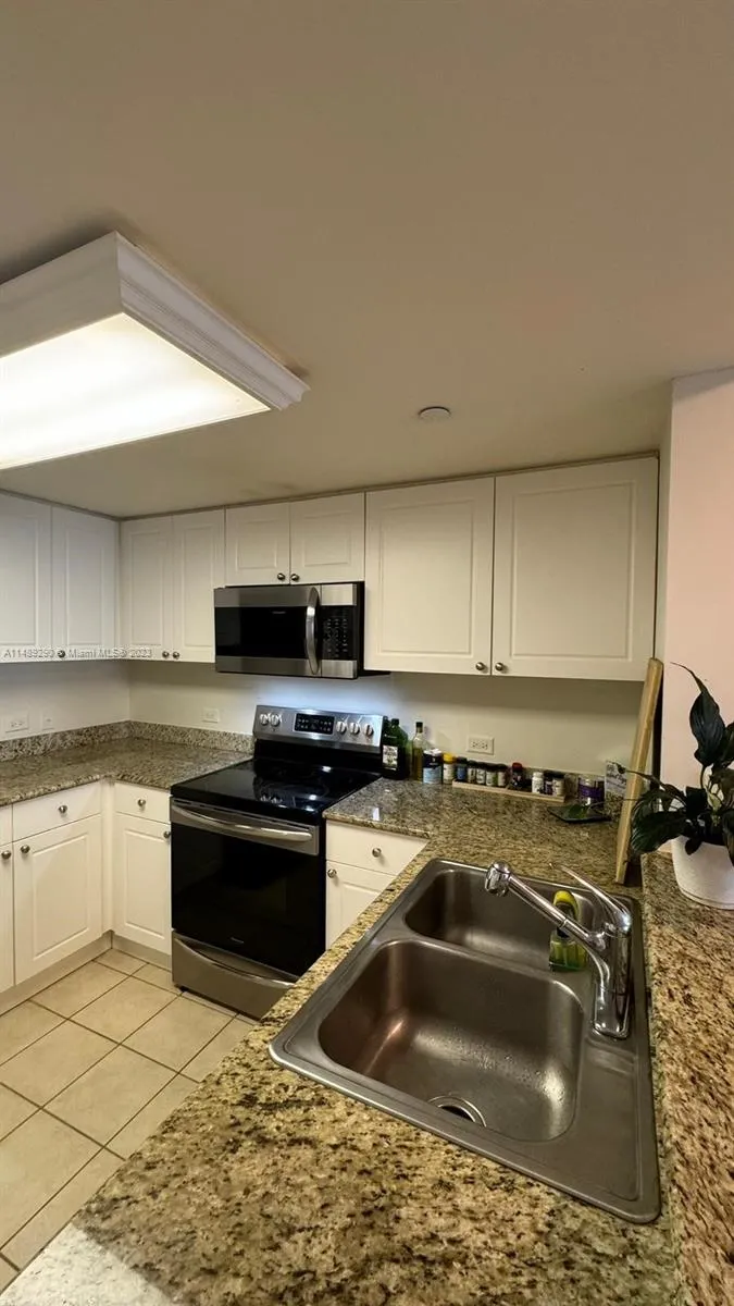 Turnberry on the Green #2106 image #7