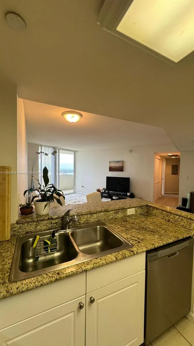 Turnberry on the Green #2106 image #8