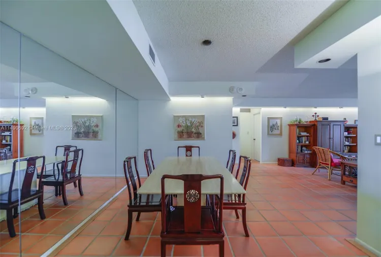 Towers of Key Biscayne #A1104 image #11