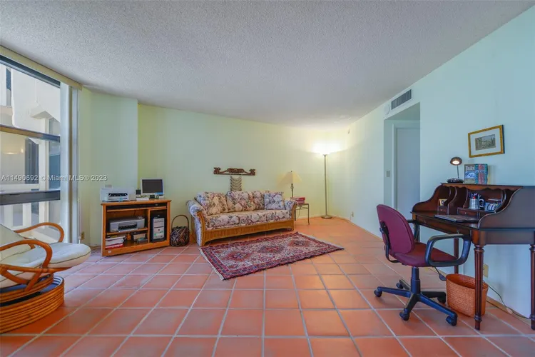 Towers of Key Biscayne #A1104 image #16