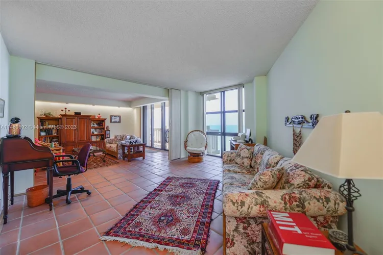 Towers of Key Biscayne #A1104 image #18