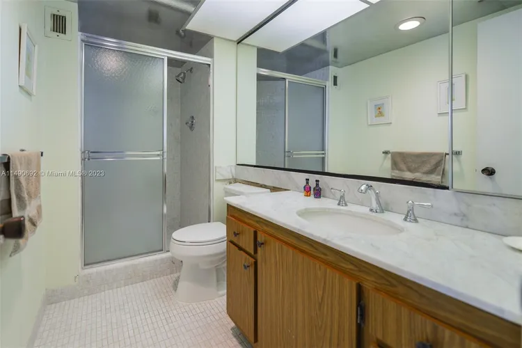 Towers of Key Biscayne #A1104 image #19