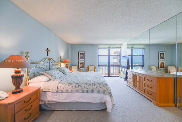 Towers of Key Biscayne #A1104 image #21