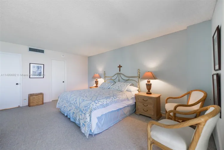 Towers of Key Biscayne #A1104 image #22