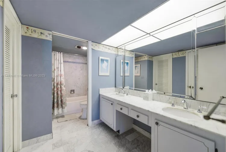 Towers of Key Biscayne #A1104 image #23