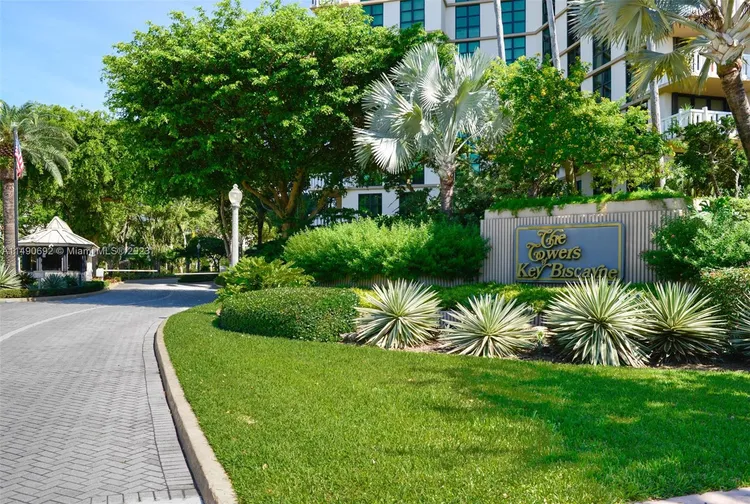Towers of Key Biscayne #A1104 image #26