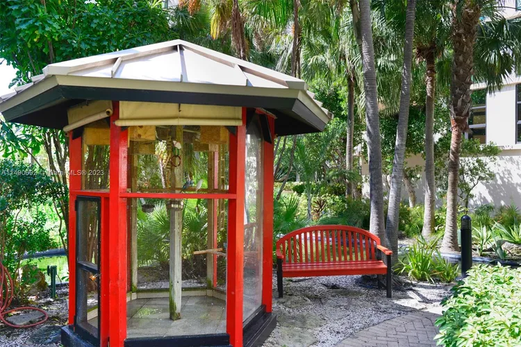 Towers of Key Biscayne #A1104 image #31