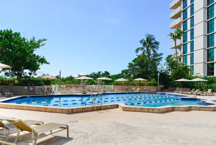 Towers of Key Biscayne #A1104 image #38