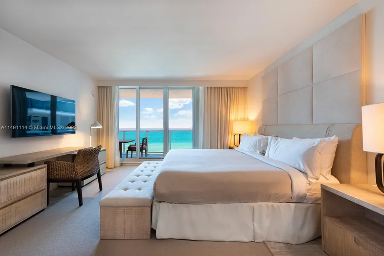 1 Hotel & Homes #1222 image #6