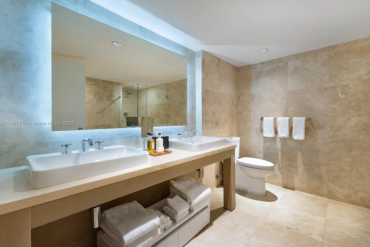 1 Hotel & Homes #1222 image #8