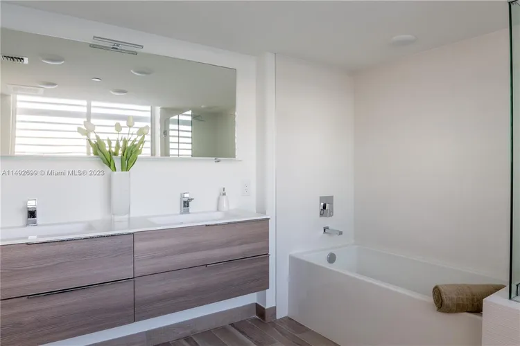 The Ivory #901 image #27