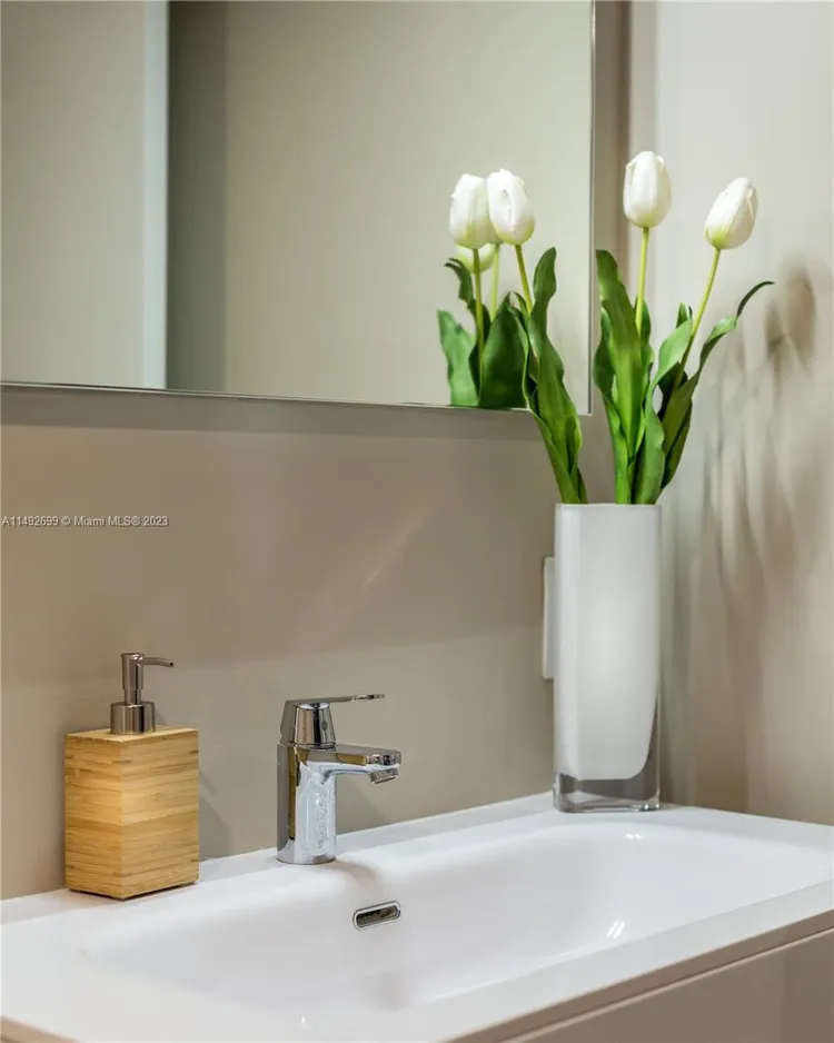 The Ivory #901 image #35