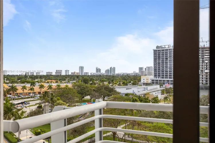 Radius #723 image #18