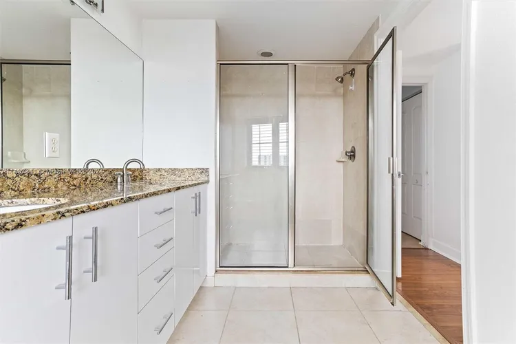 Radius #723 image #20