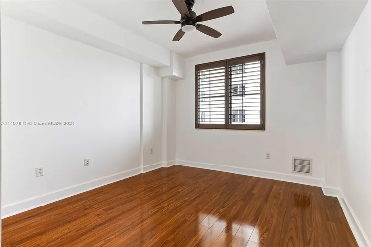 Radius #723 image #21