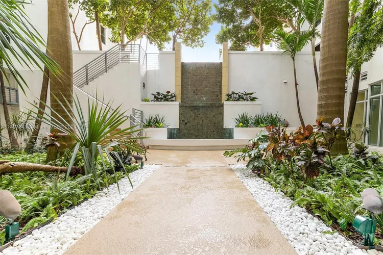 Radius #723 image #24