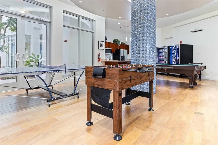 Radius #723 image #25