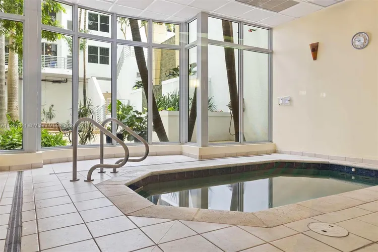 Radius #723 image #28