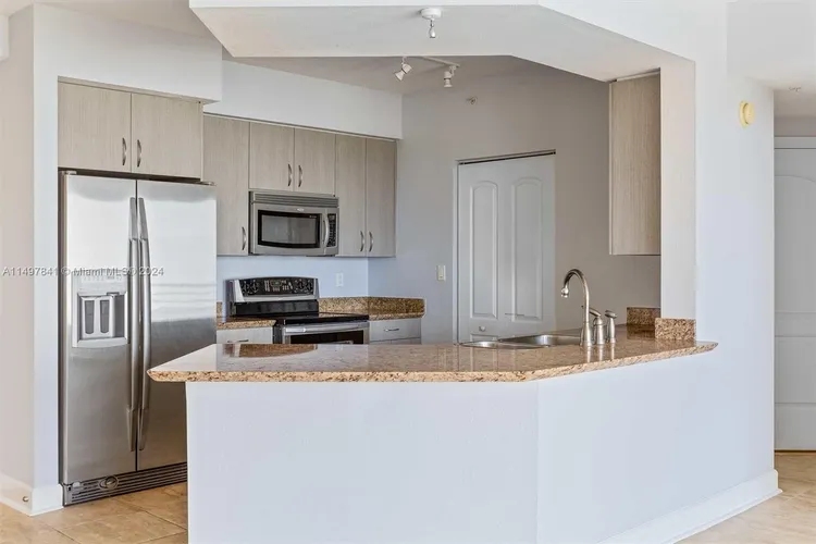 Radius #723 image #9