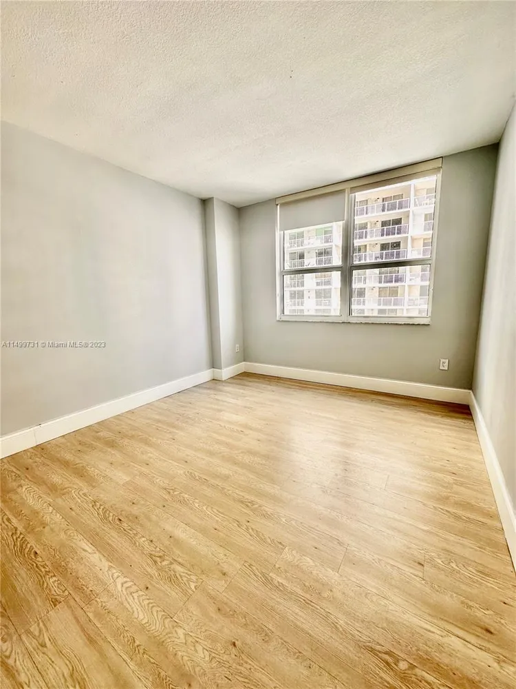 Solaris at Brickell #1509 image #12