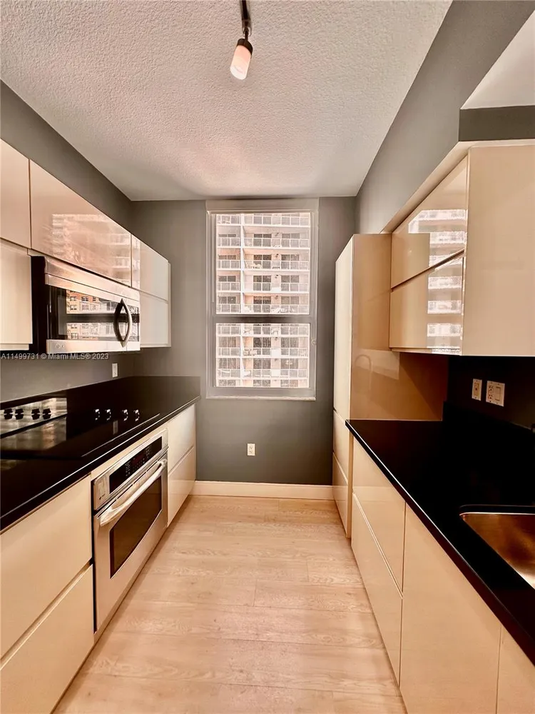 Solaris at Brickell #1509 image #7