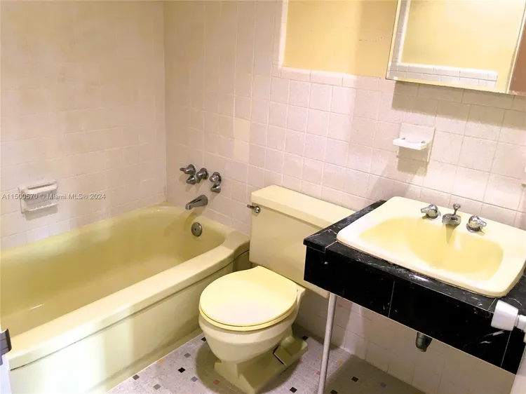 Coral Ridge Towers #1516 image #22