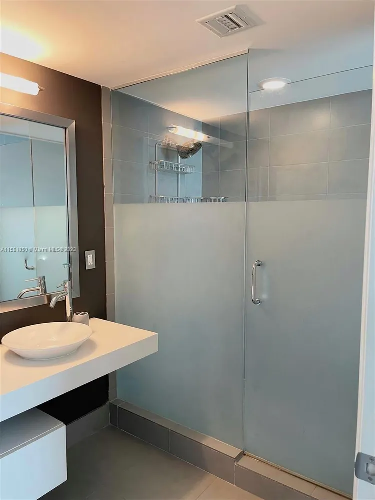 Mint #2401 image #10