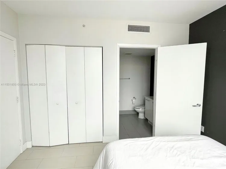 Mint #2401 image #14