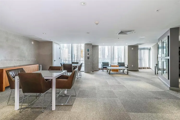 Mint #2401 image #19