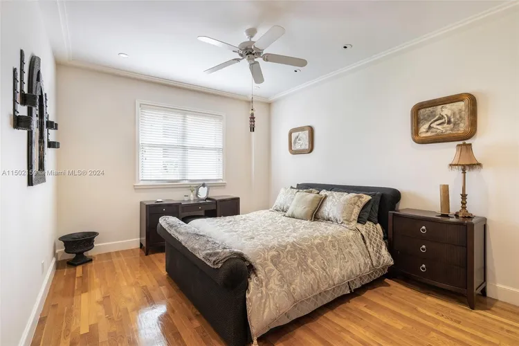 Padua Condo Deering Bay #237 image #17