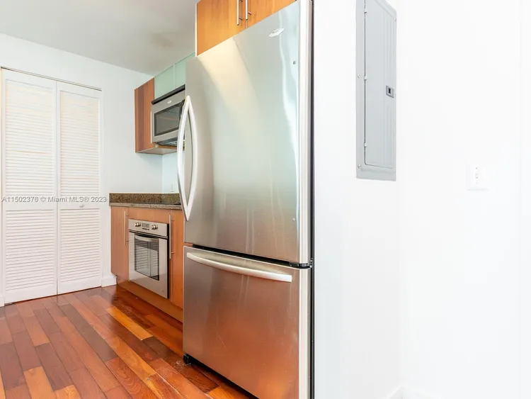 Met1 #T-2114 image #30