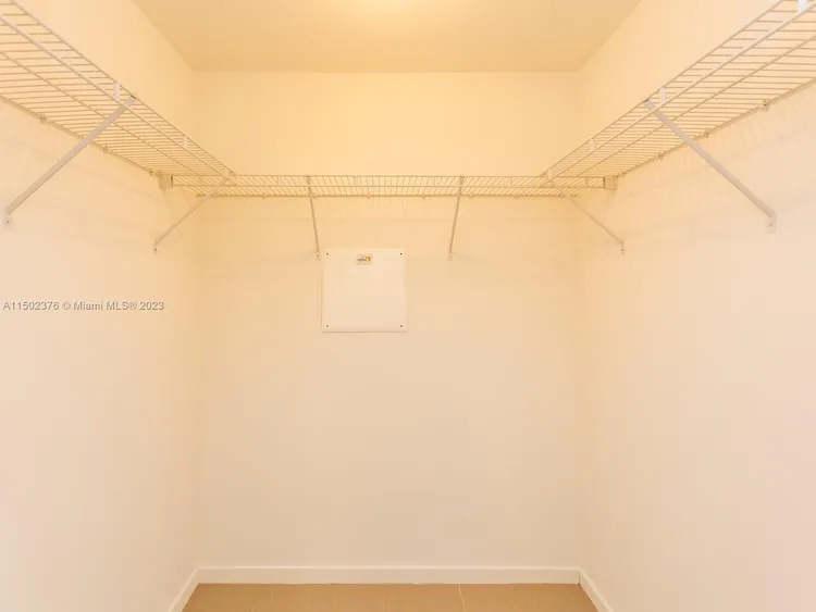 Met1 #T-2114 image #40