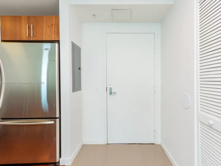 Met1 #T-2114 image #8