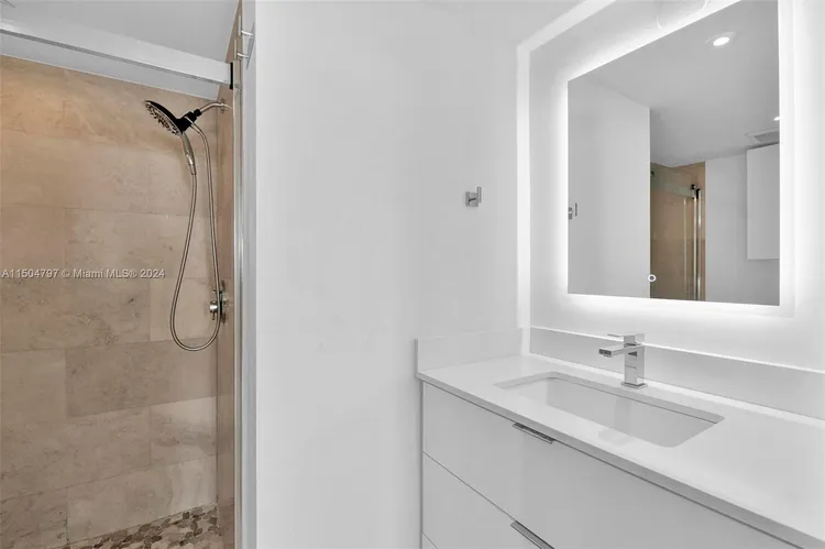 The Mark #3103 image #16