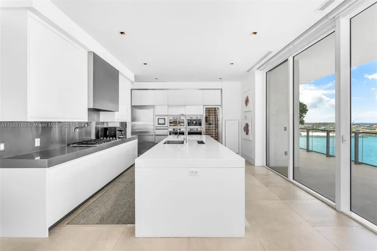 Apogee #1104 image #14