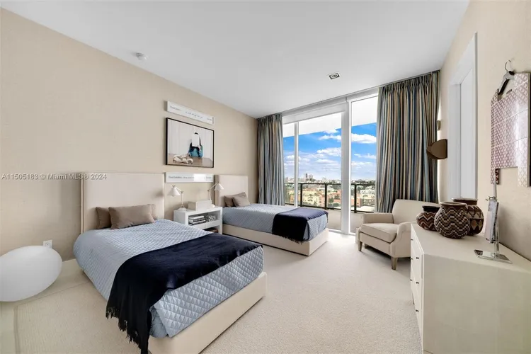 Apogee #1104 image #24