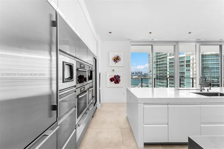 Apogee #1104 image #32