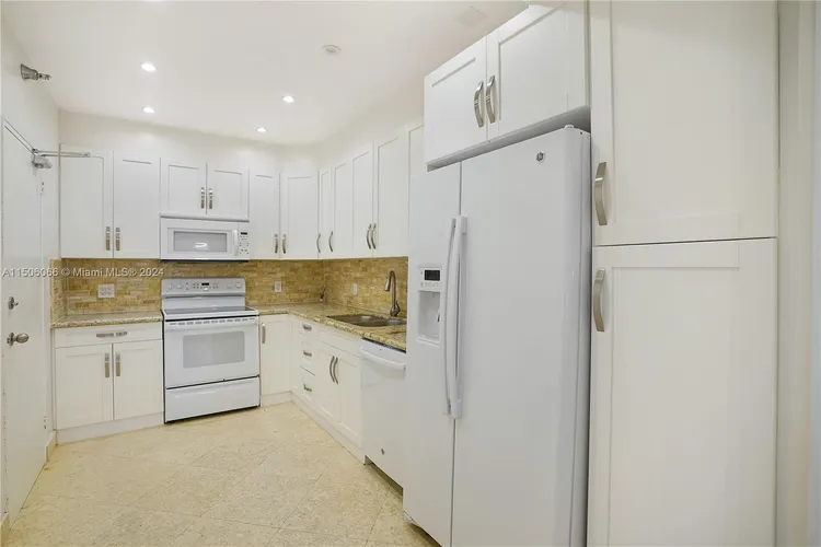 The Plaza of Bal Harbour #PH20 image #12