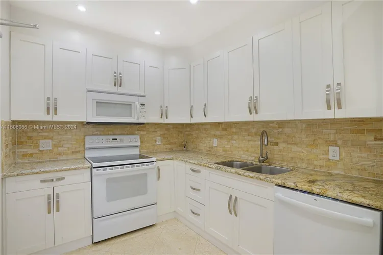 The Plaza of Bal Harbour #PH20 image #13