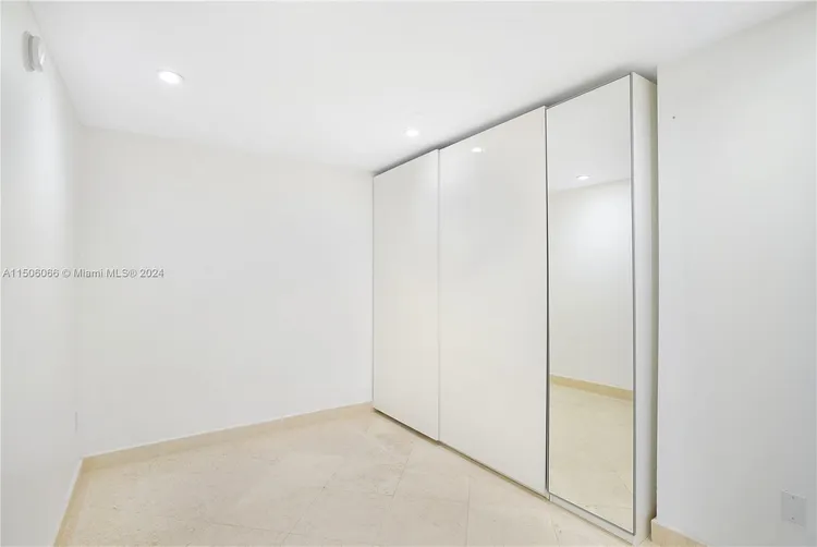 The Plaza of Bal Harbour #PH20 image #22