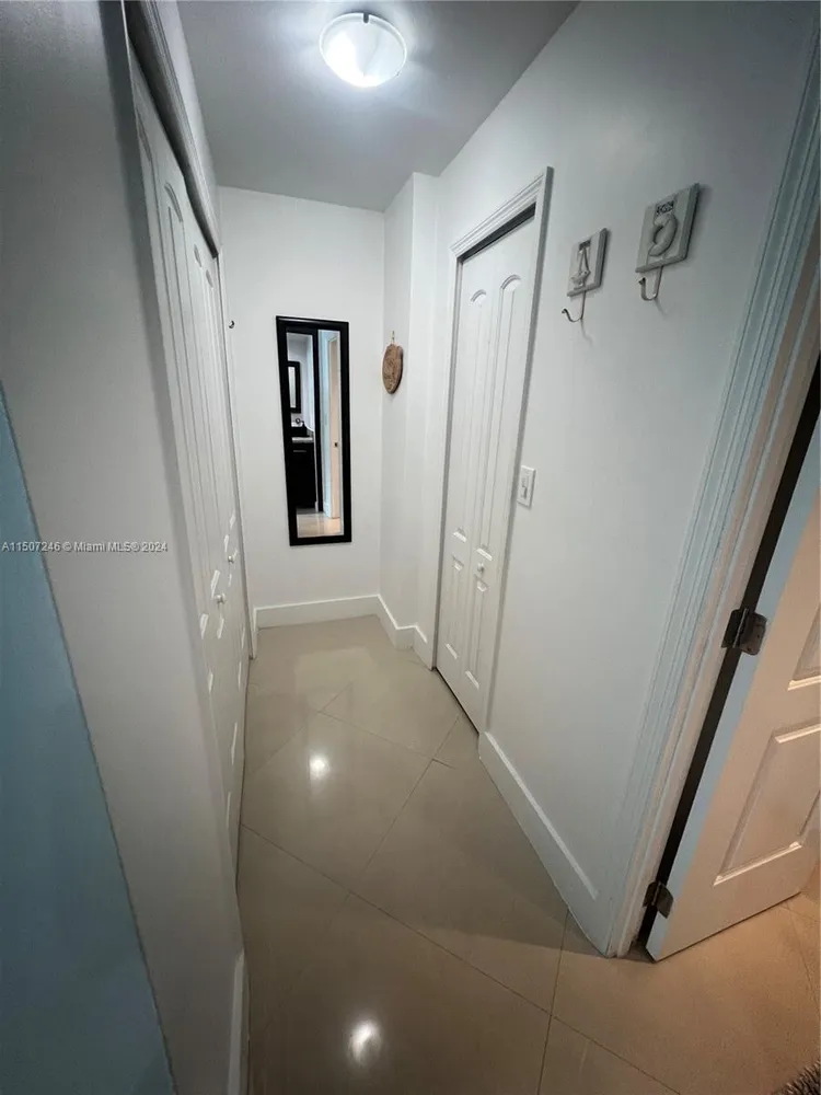 Burleigh House #1726 image #6