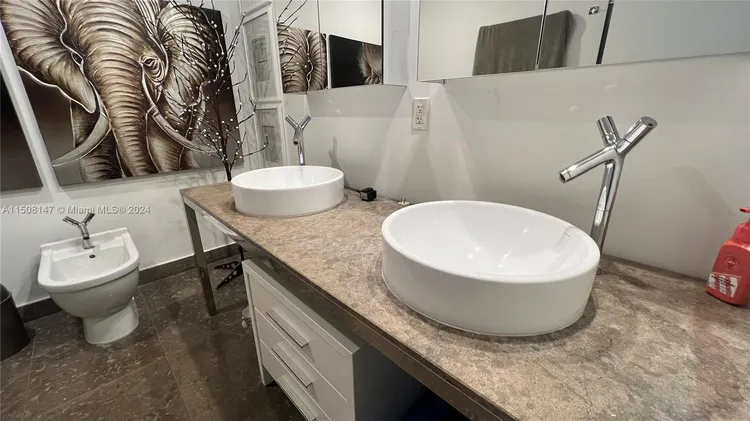 Icon Brickell II #4308 image #16